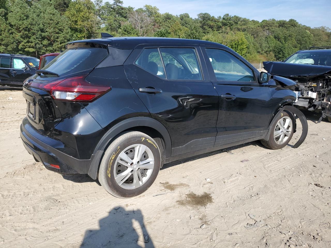 NISSAN KICKS S
