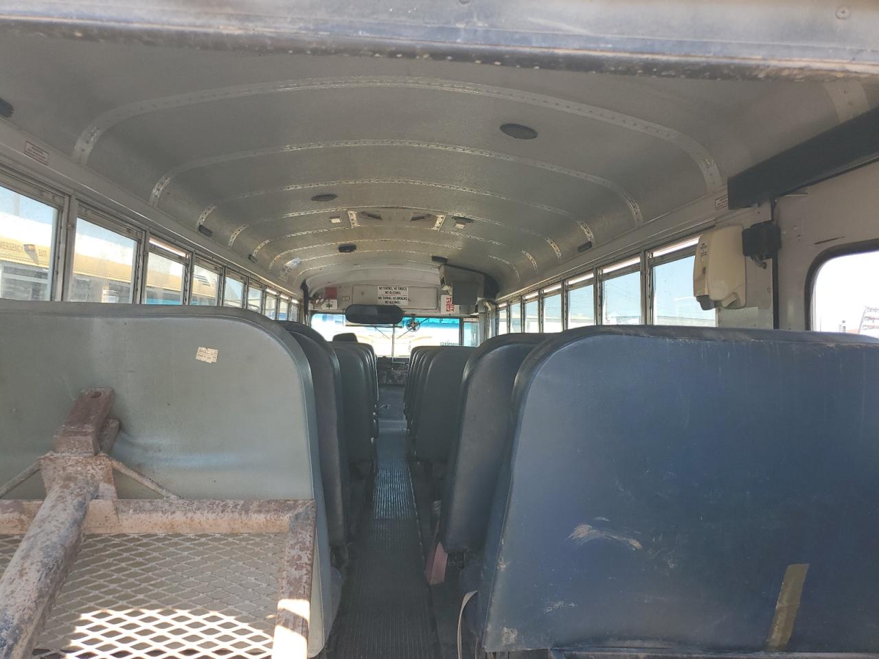 Lot #3301908449 2001 INTERNATIONAL 3000 3800