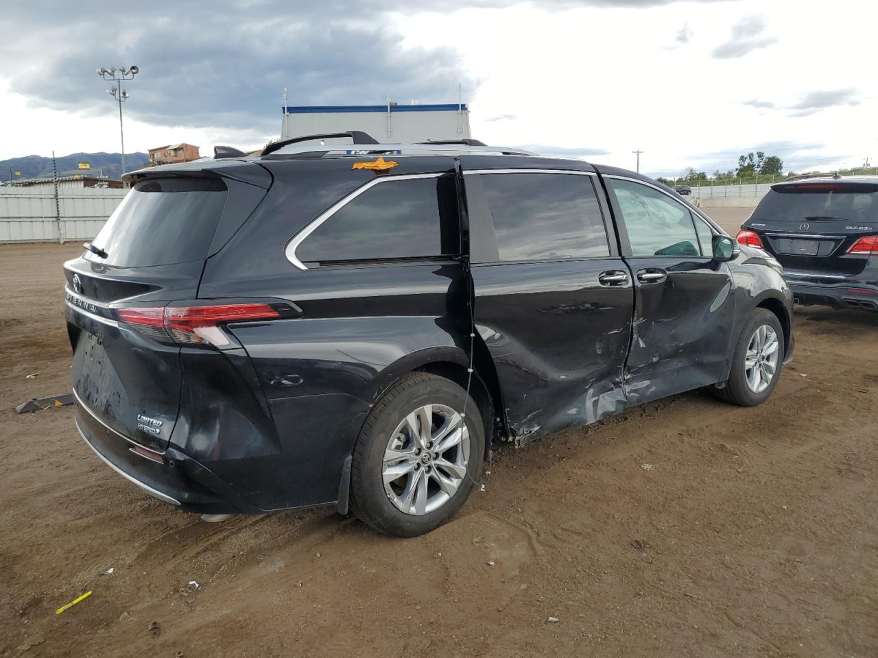 TOYOTA SIENNA LIMITED