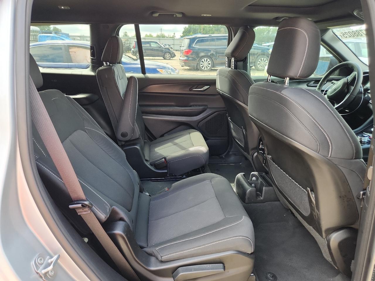 JEEP GRAND CHEROKEE L LAREDO