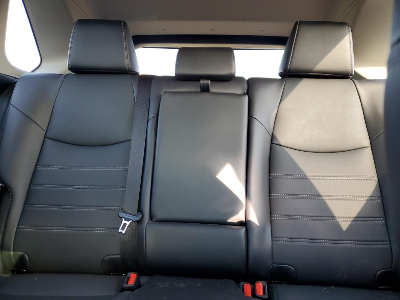 TOYOTA RAV4 XLE PREMIUM