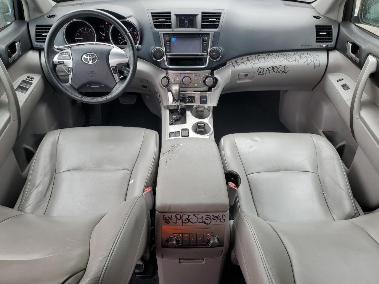 TOYOTA HIGHLANDER BASE