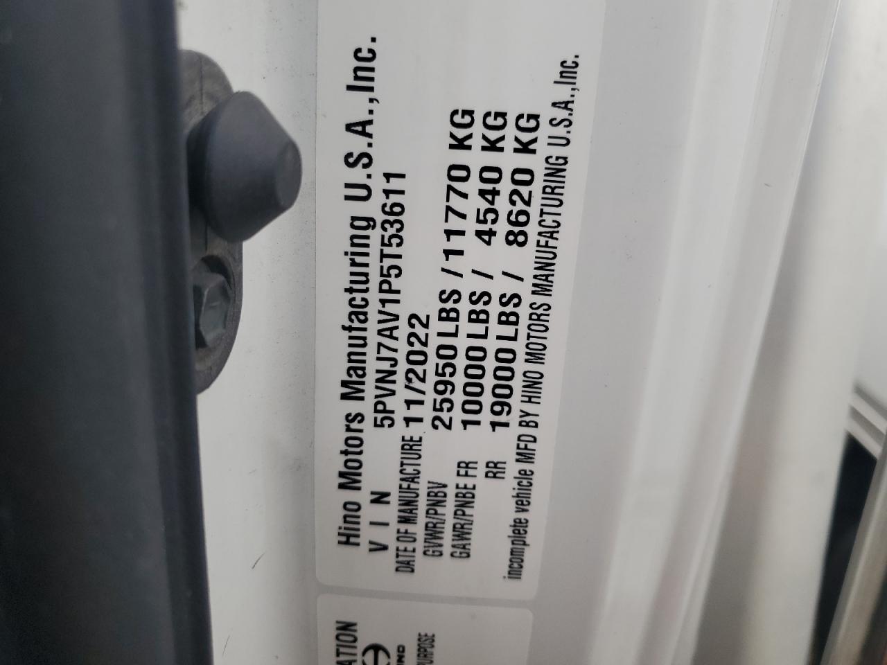 Lot #3235029979 2023 HINO HINO L6