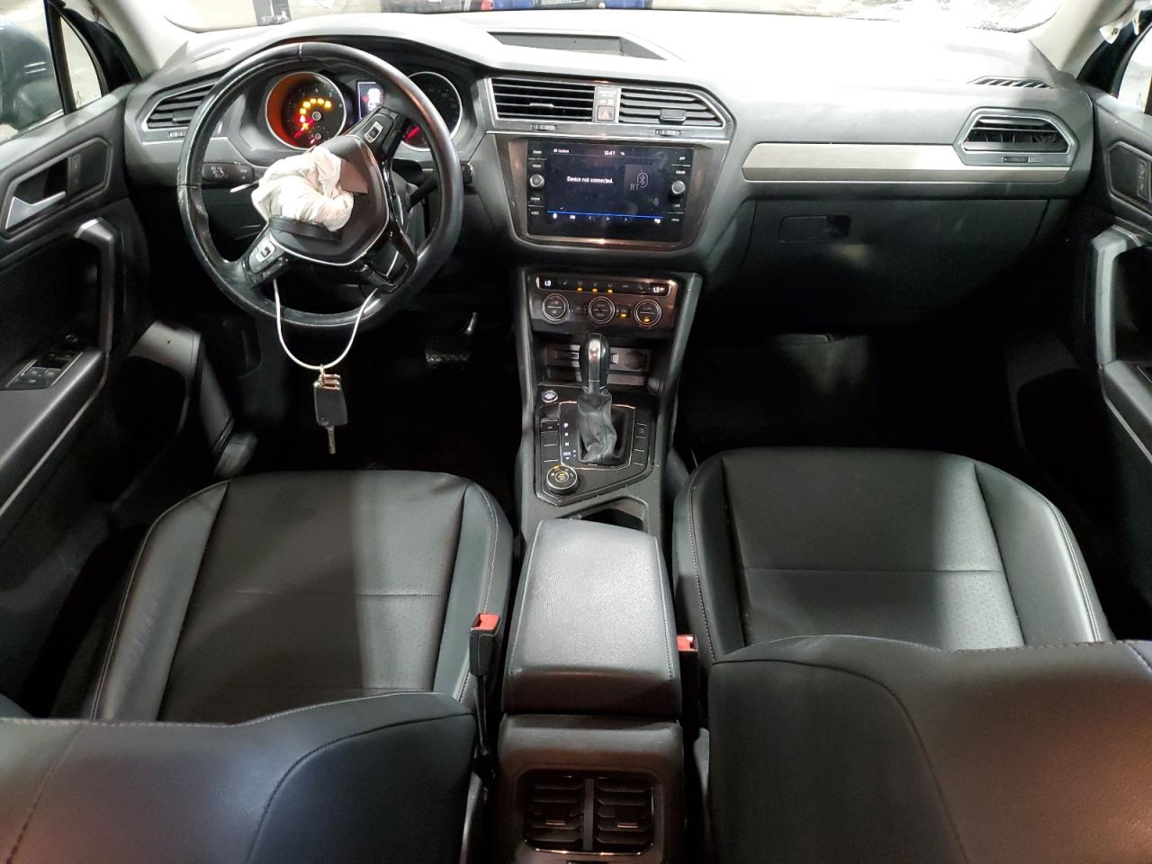 VOLKSWAGEN TIGUAN SE