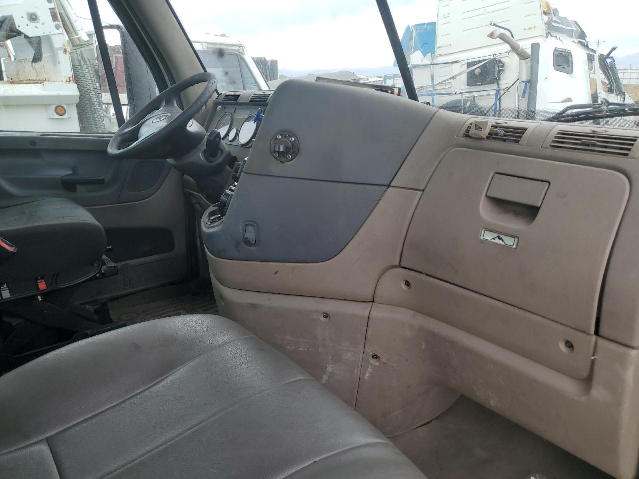 Lot #3246032187 2016 FREIGHTLINER CASCADIA 1