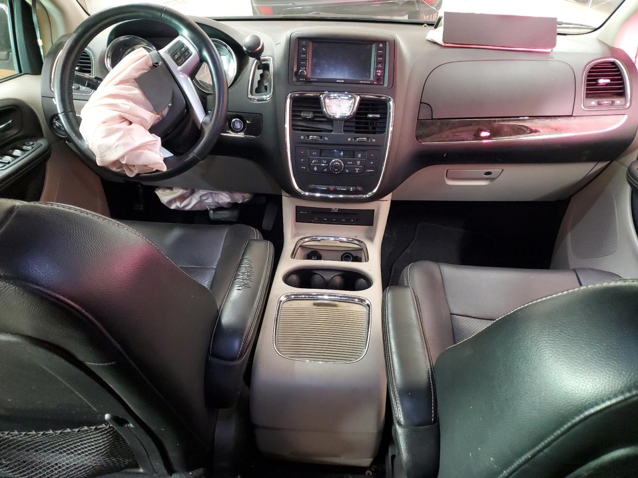 CHRYSLER TOWN & COUNTRY TOURING L