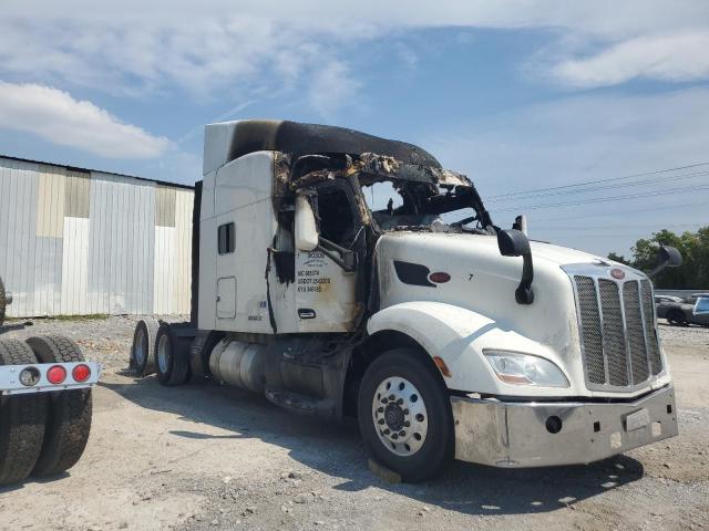 Global Auto Auctions: 2016 PETERBILT 579