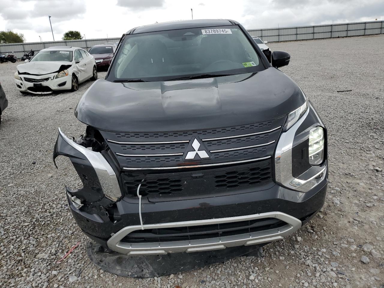 MITSUBISHI OUTLANDER SE