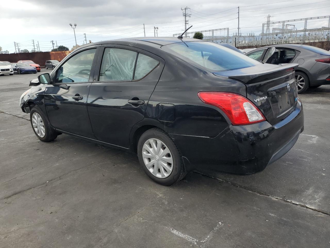 NISSAN VERSA S