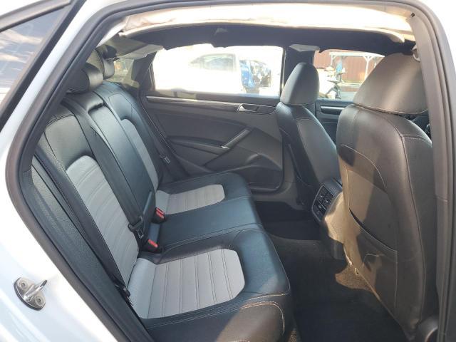 2018 VOLKSWAGEN PASSAT GT 1VWJM7A36JC040302