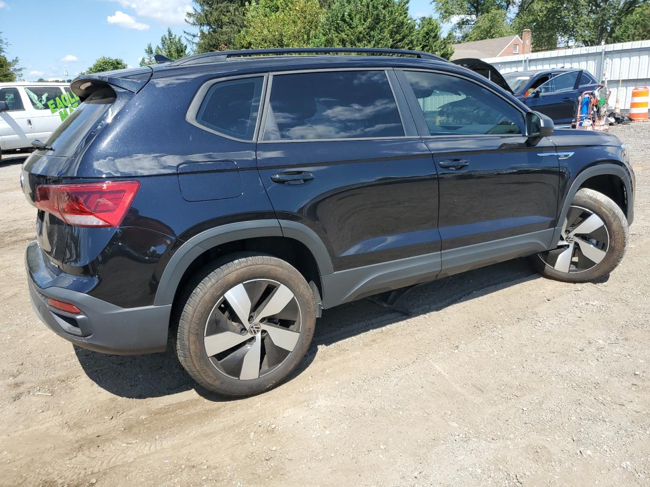 VOLKSWAGEN TAOS S