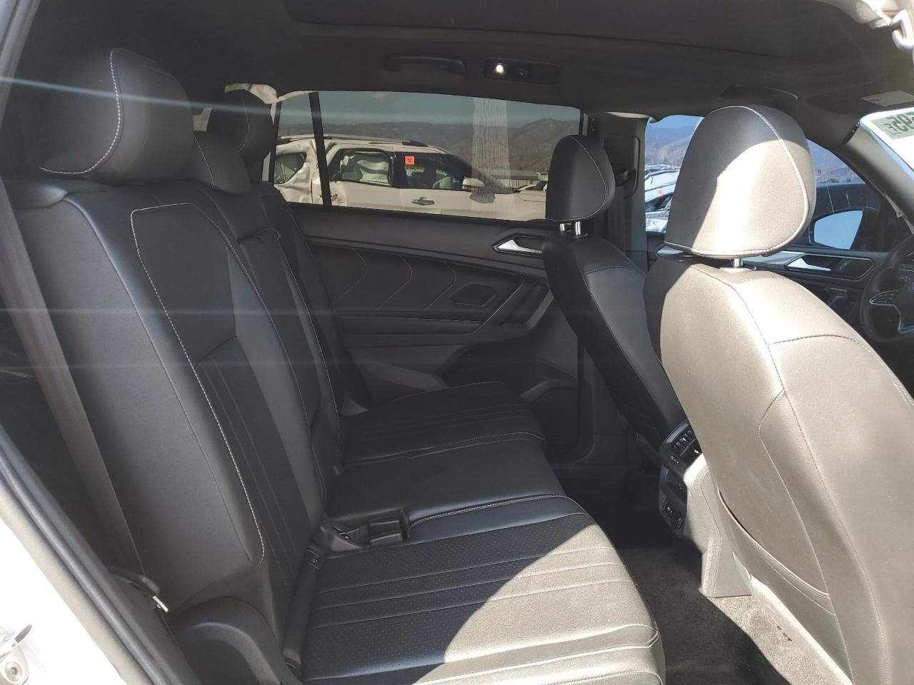 VOLKSWAGEN TIGUAN SE R-LINE BLACK