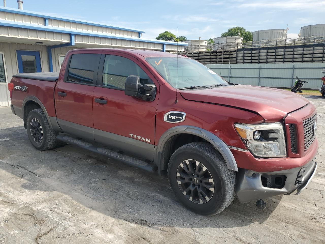 NISSAN TITAN SV