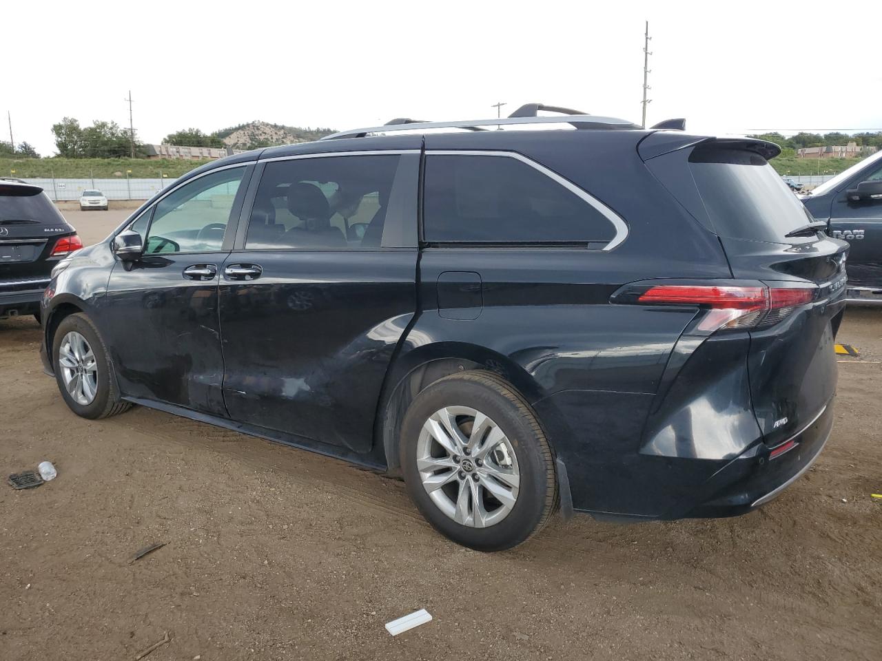 TOYOTA SIENNA LIMITED