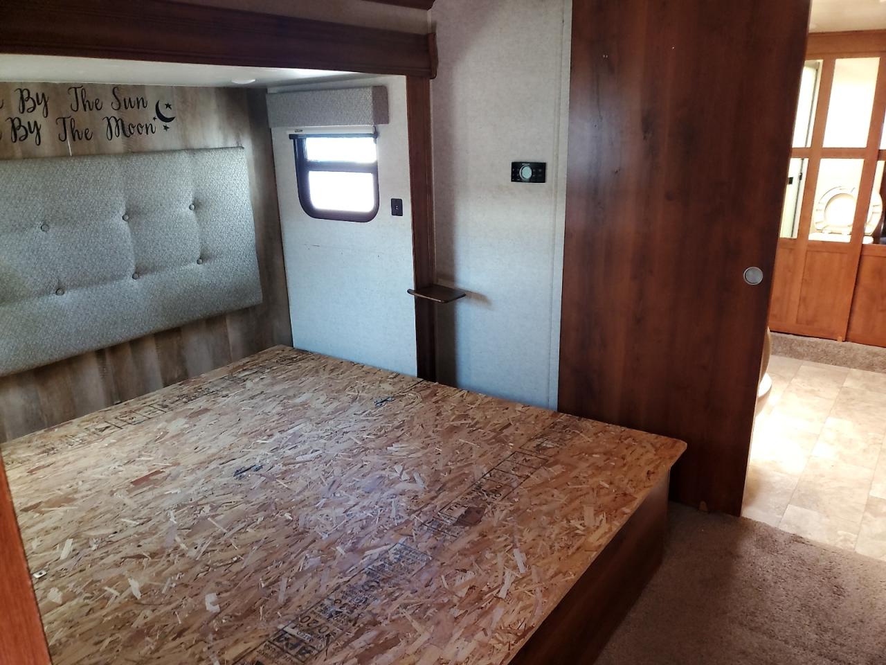 Lot #3283804440 2018 HEART LAND FIFTHWHEEL