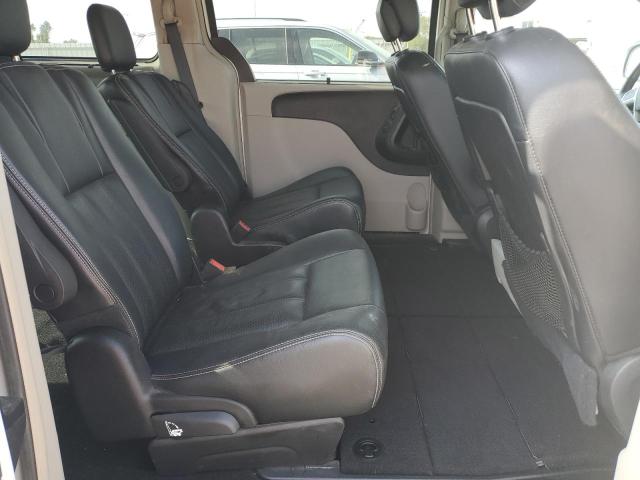 2016 CHRYSLER TOWN & COU 2C4RC1CG5GR149503