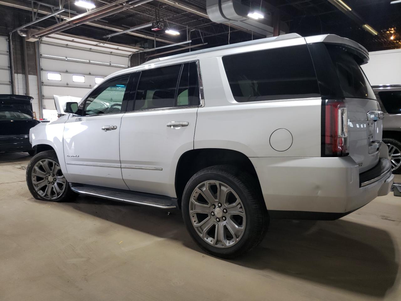 GMC YUKON DENALI