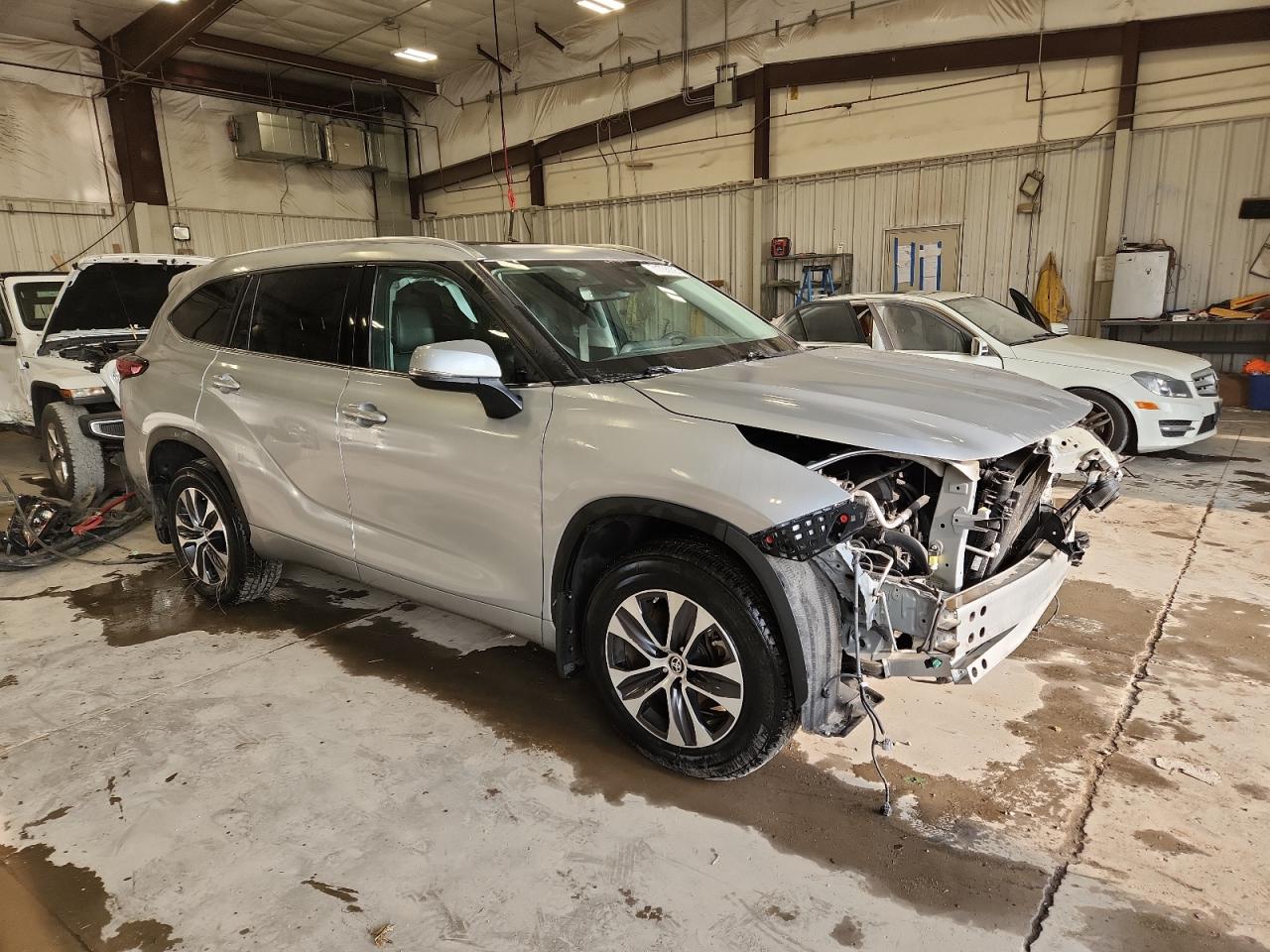 TOYOTA HIGHLANDER XLE