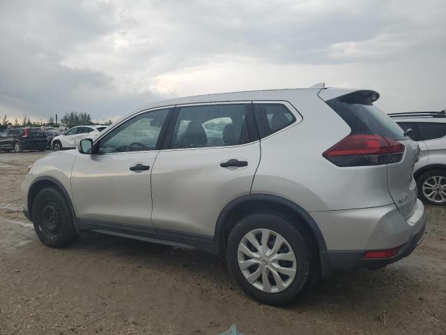 NISSAN ROGUE S 2019 silver  gas 5N1AT2MV3KC829011 photo #3