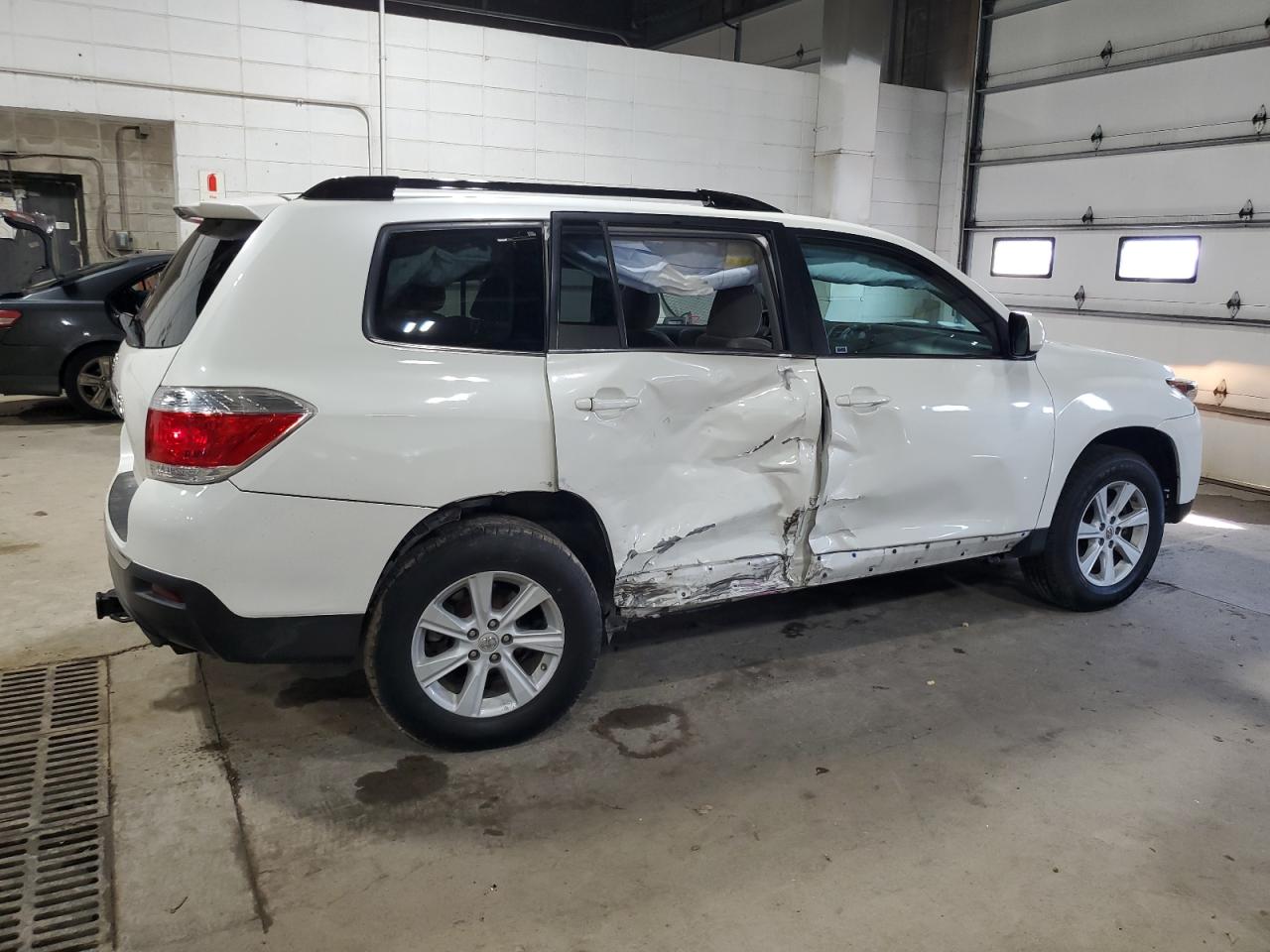 TOYOTA HIGHLANDER BASE