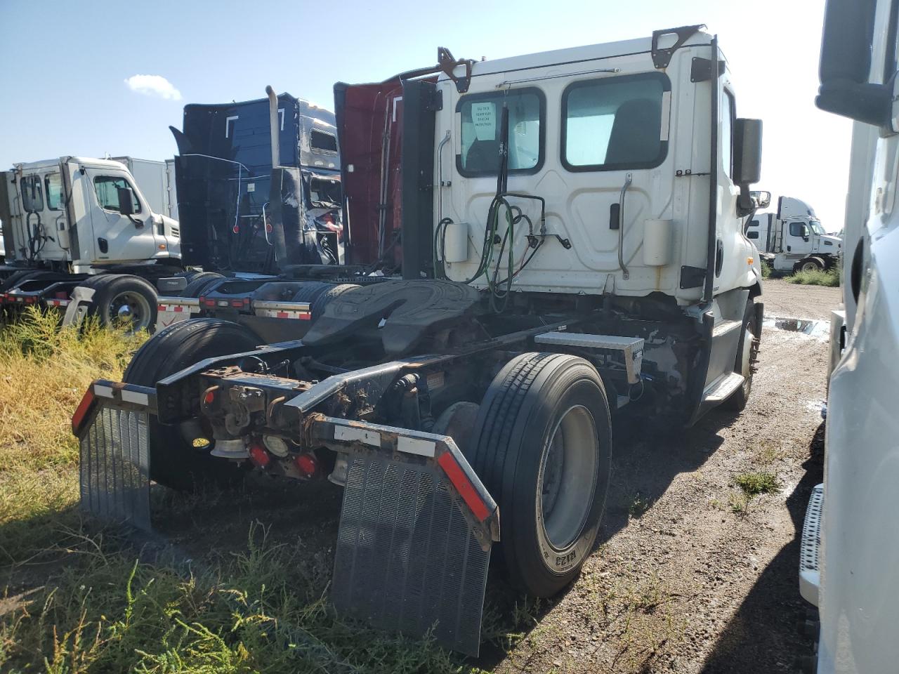 Lot #3246951220 2018 FREIGHTLINER CASCADIA 1