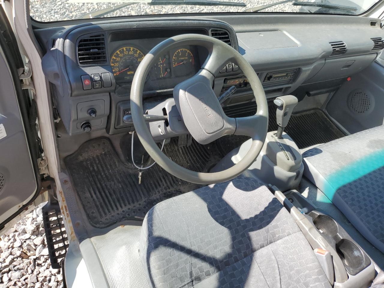 Lot #3248552549 2007 ISUZU NPR