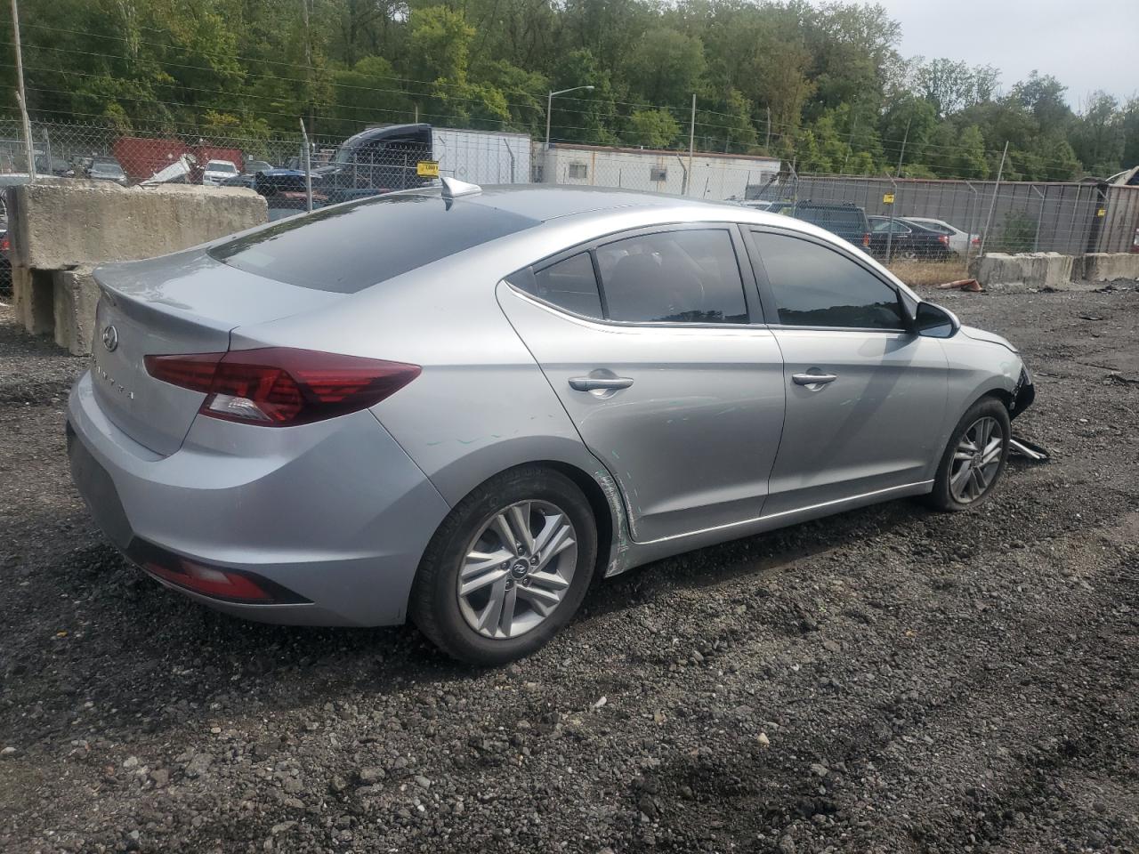 HYUNDAI ELANTRA SEL