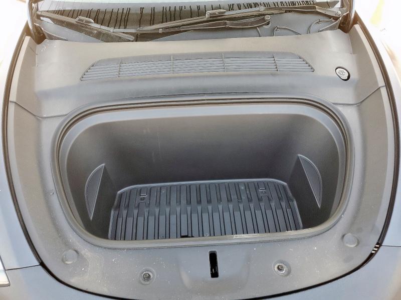2024 TESLA MODEL Y 7SAYGDEE6RA243868