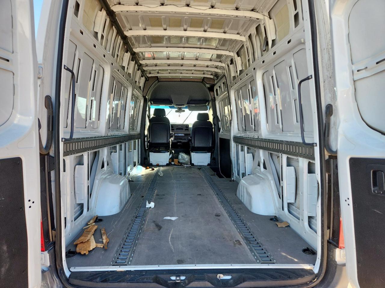 MERCEDES-BENZ SPRINTER 2500