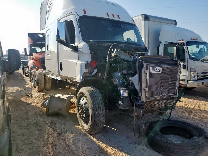 FREIGHTLINER CASCADIA 126