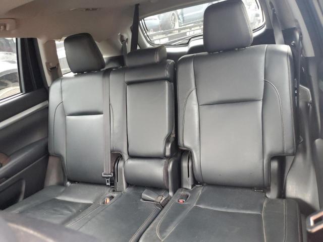 2018 TOYOTA HIGHLANDER SE 5TDJZRFH2JS559656