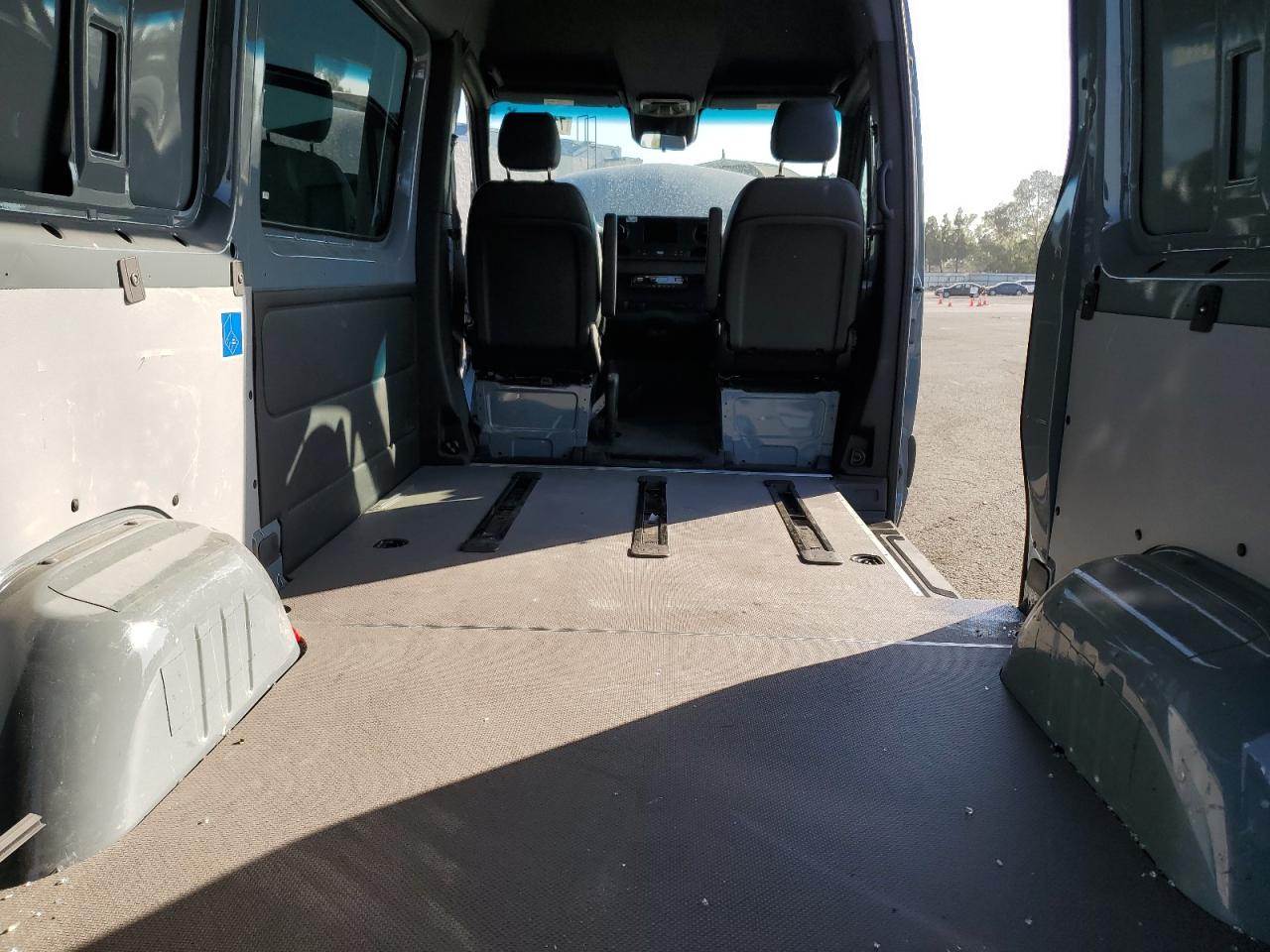 MERCEDES-BENZ SPRINTER 2500