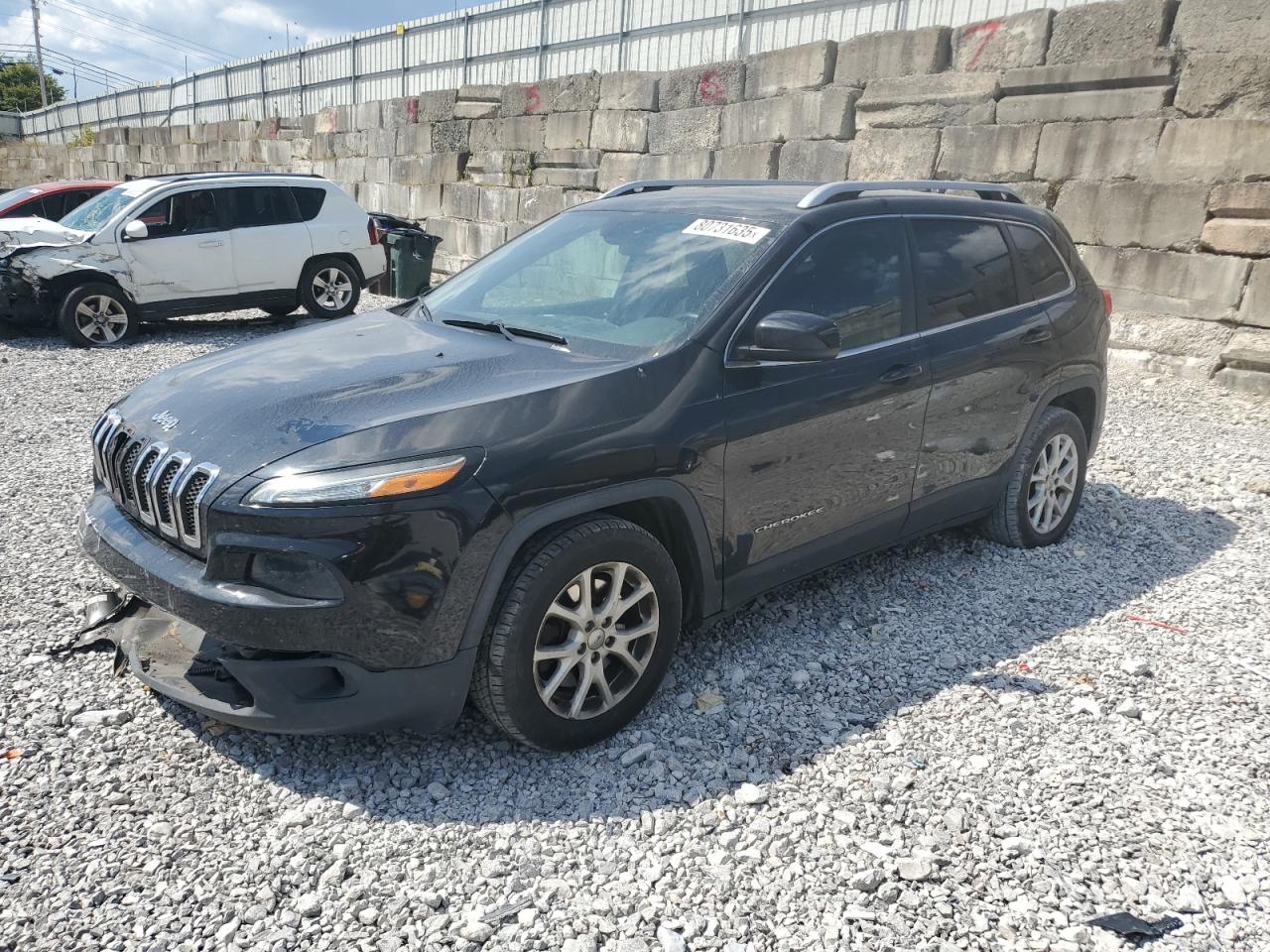  Salvage Jeep Grand Cherokee