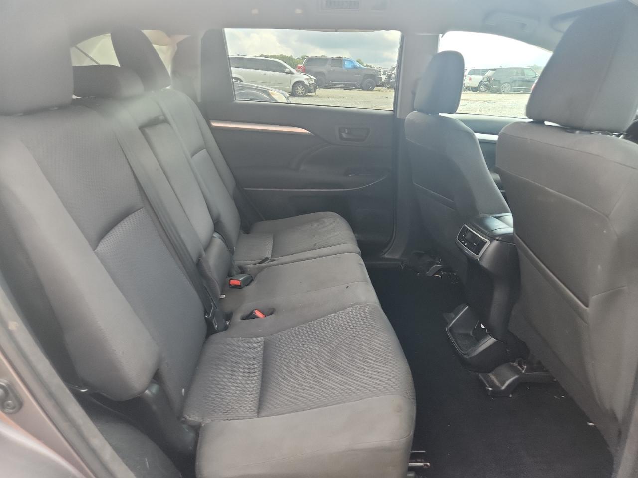 TOYOTA HIGHLANDER LE