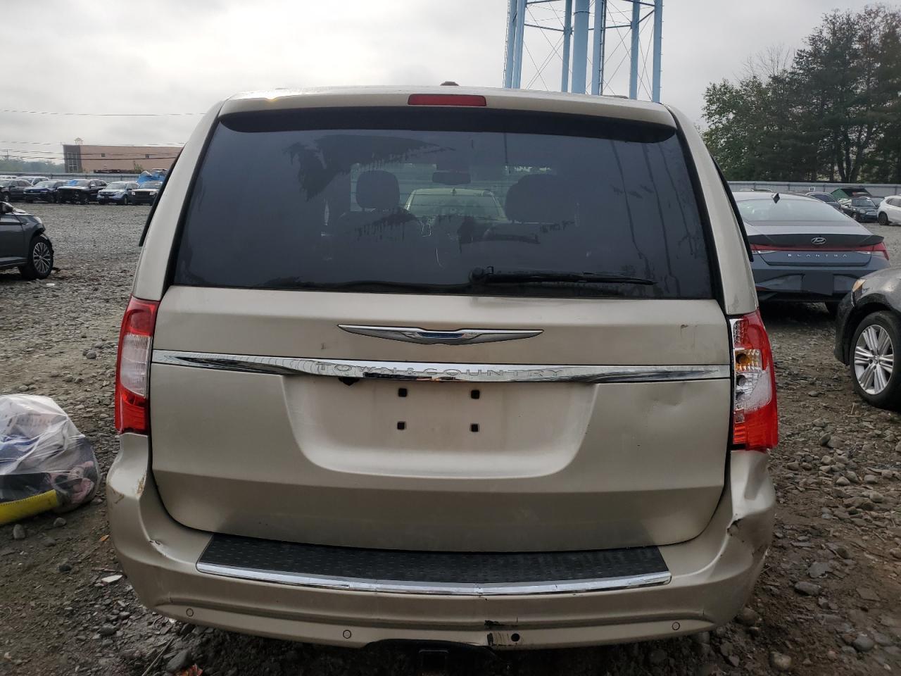 CHRYSLER TOWN & COUNTRY TOURING L