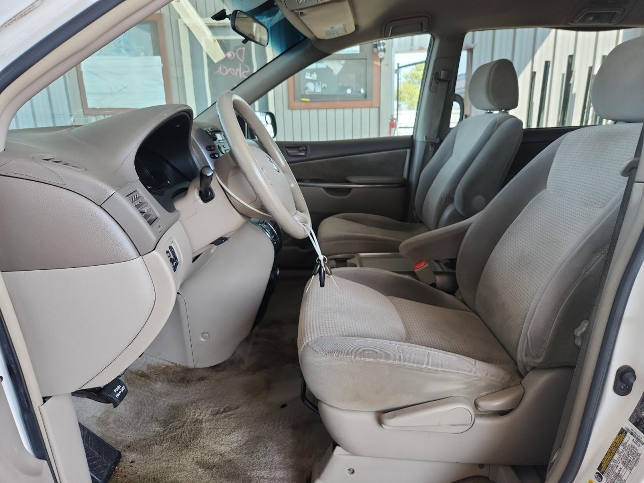 Lot #3246884476 2006 TOYOTA SIENNA CE