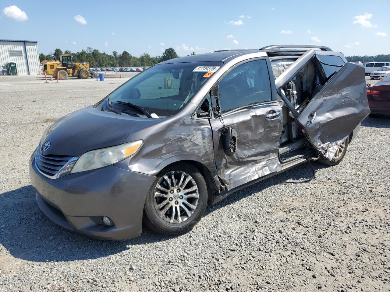 Lot #3286773899 2015 TOYOTA SIENNA XLE