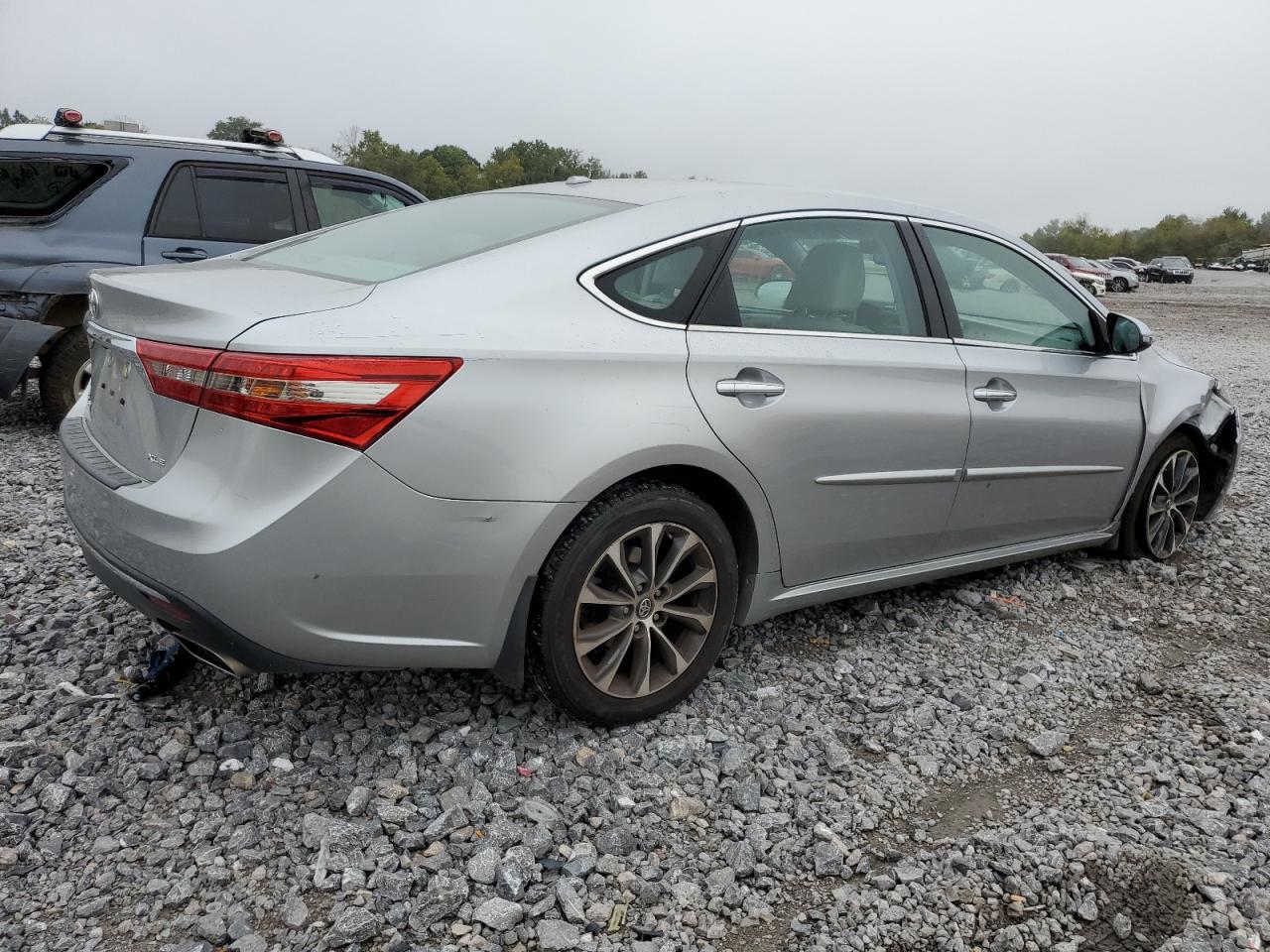 TOYOTA AVALON XLE