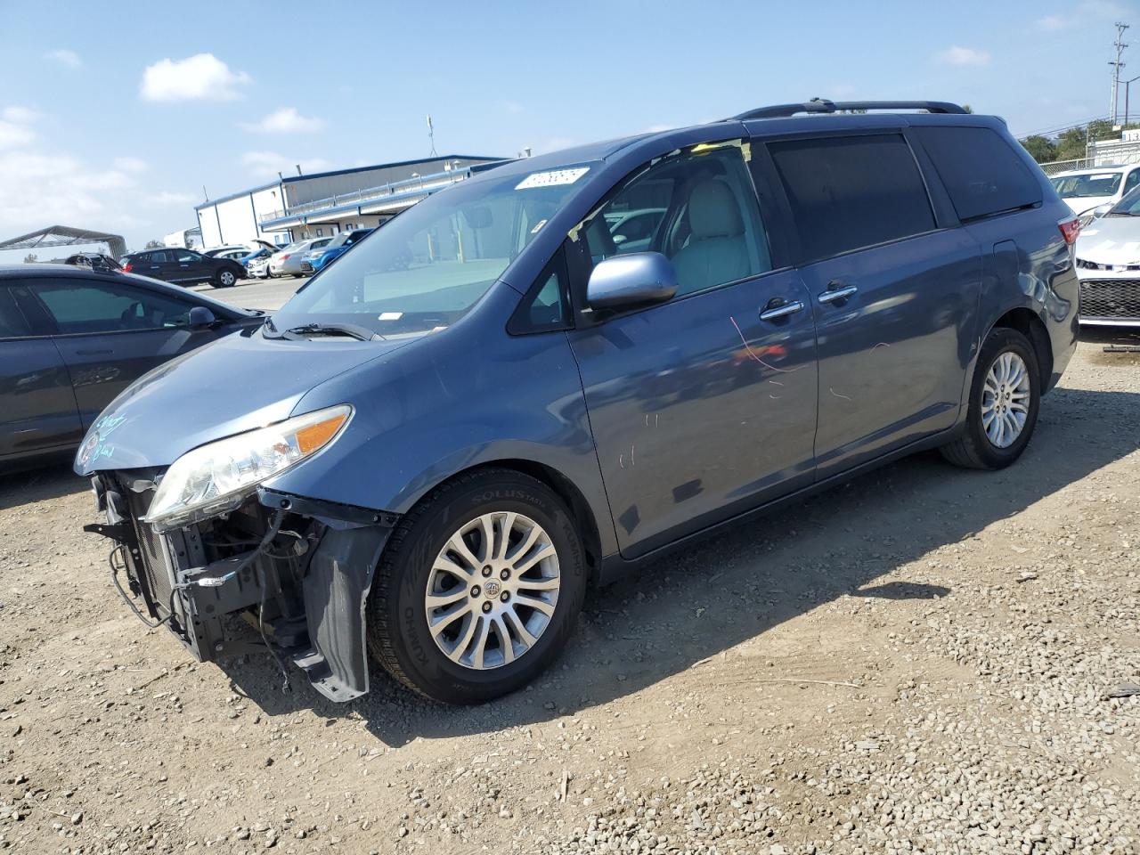 TOYOTA SIENNA XLE