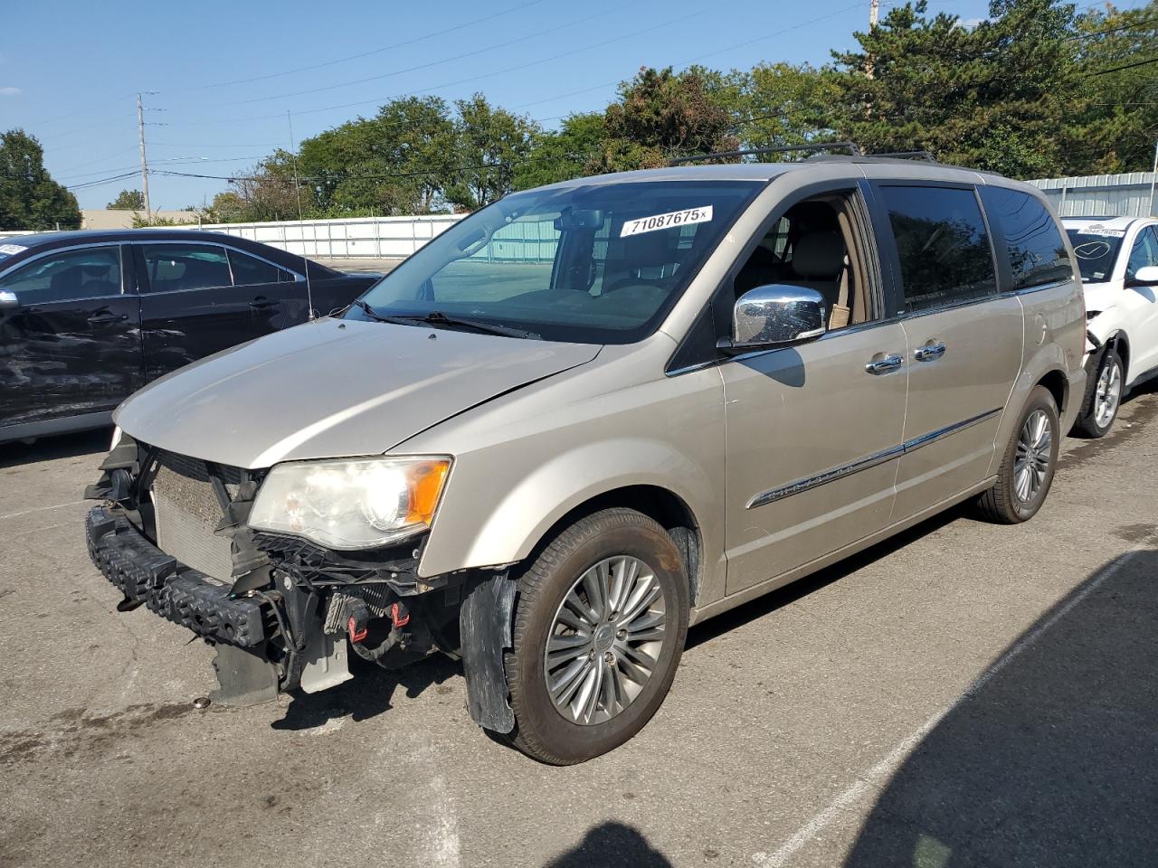 CHRYSLER TOWN & COUNTRY TOURING L