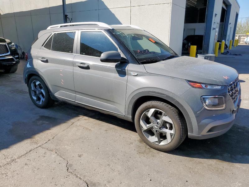 2021 HYUNDAI VENUE SEL KMHRC8A37MU090196