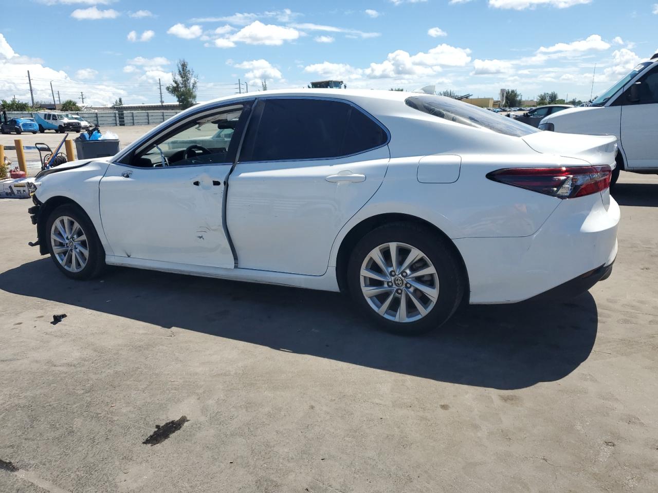 Lot #3301864016 2023 TOYOTA CAMRY LE