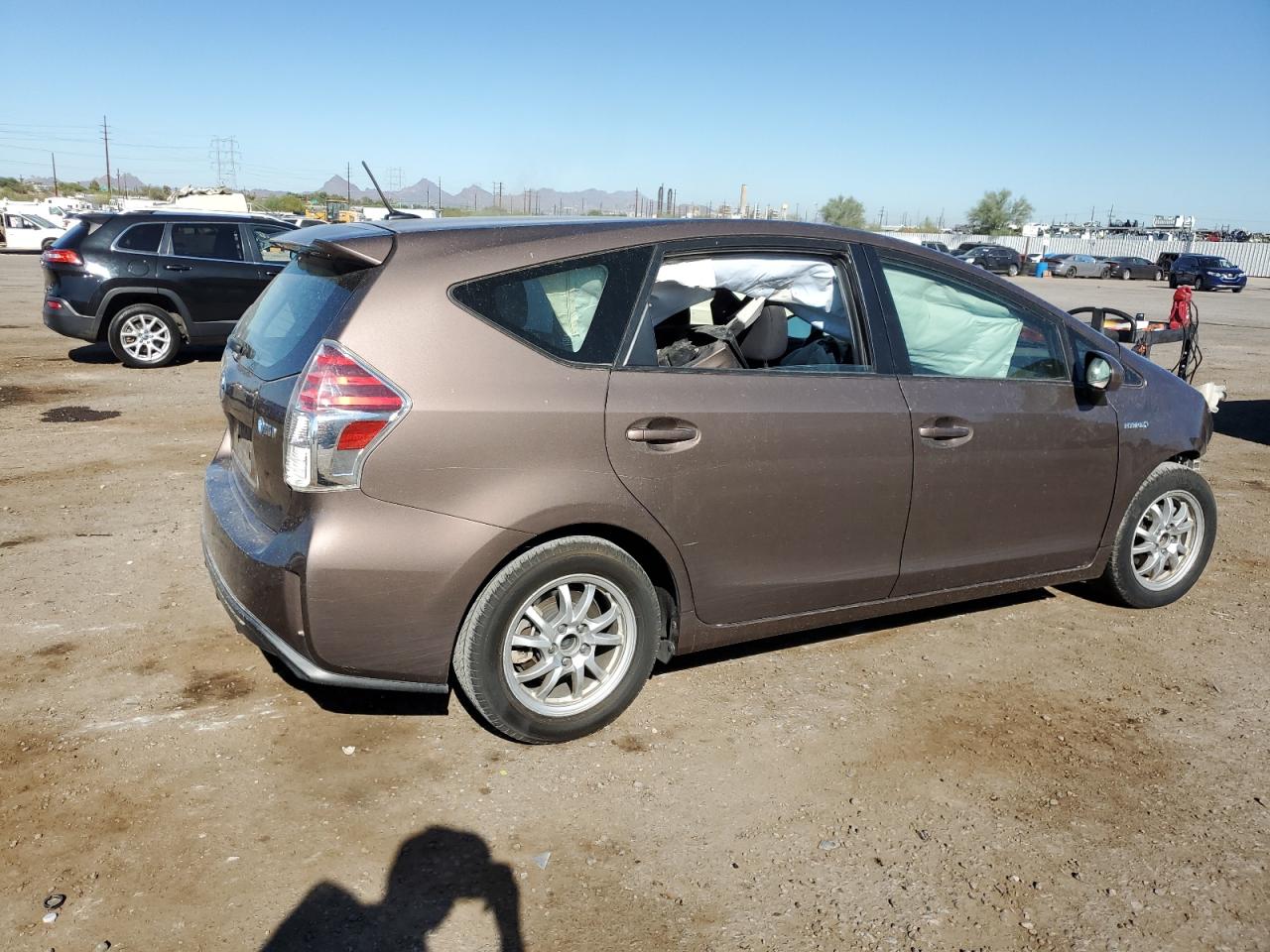 TOYOTA PRIUS V