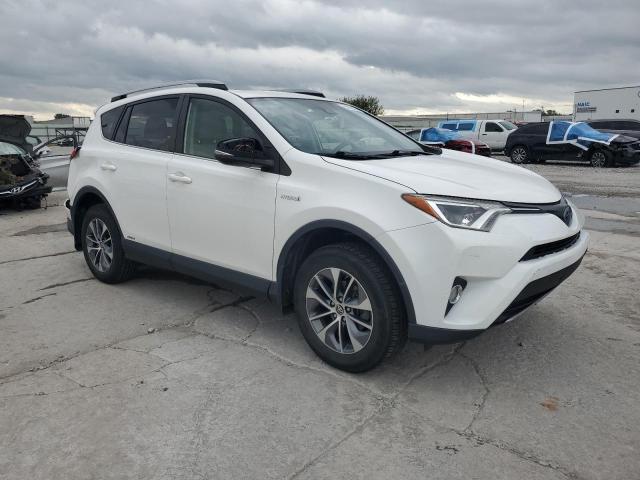 2018 TOYOTA RAV4 HV LE JTMRJREV1JD193847