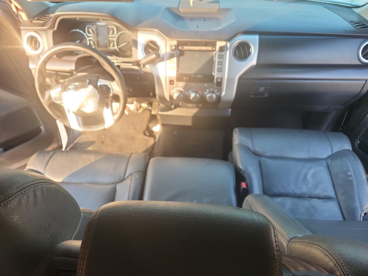 TOYOTA TUNDRA DOUBLE CAB SR