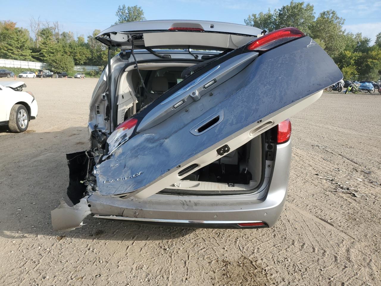 Lot #3315659781 2017 CHRYSLER PACIFICA T