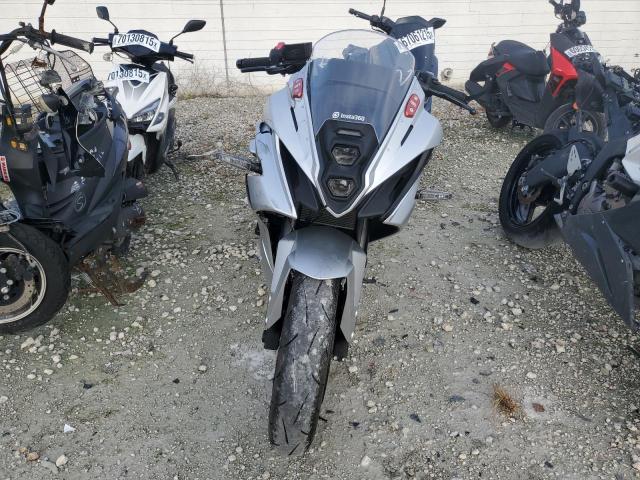 2024 SUZUKI GSX800 F JS1EM13B0R7100899