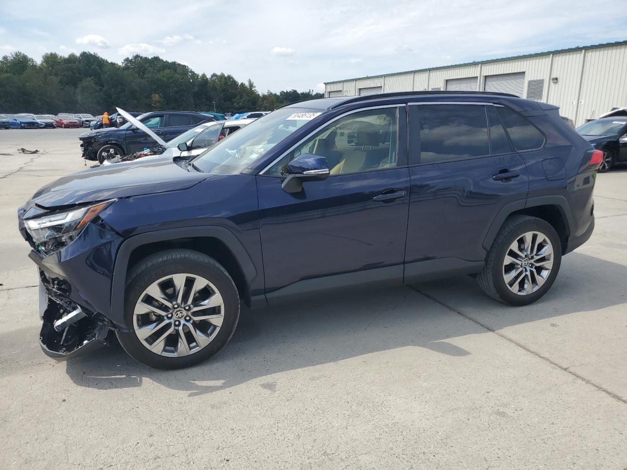 TOYOTA RAV4 XLE PREMIUM