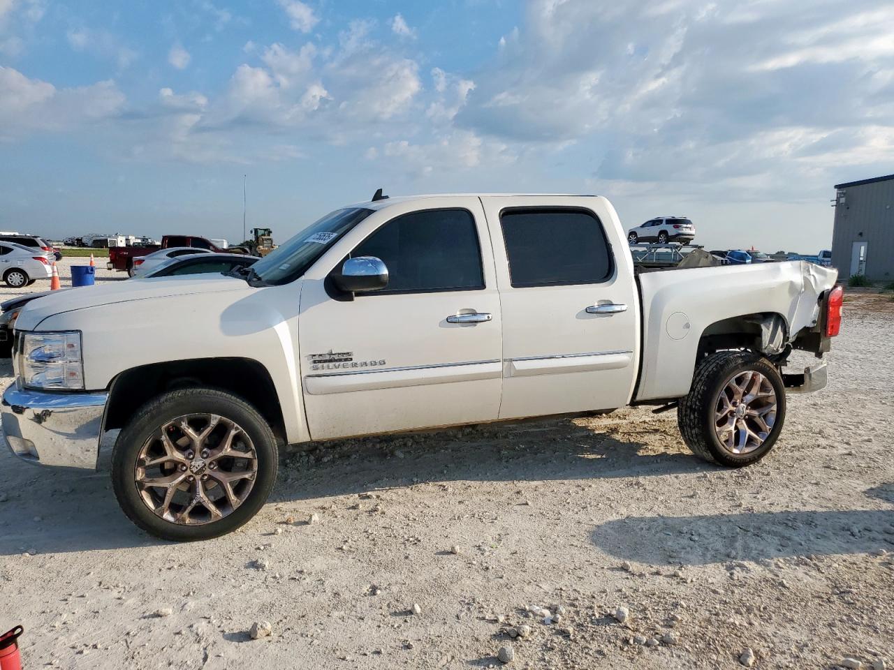 CHEVROLET SILVERADO C1500 LT