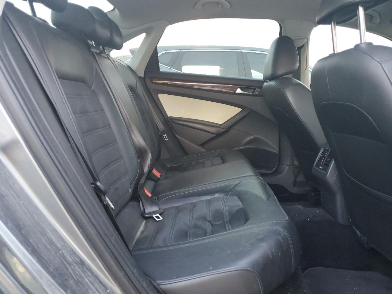 VOLKSWAGEN PASSAT SEL